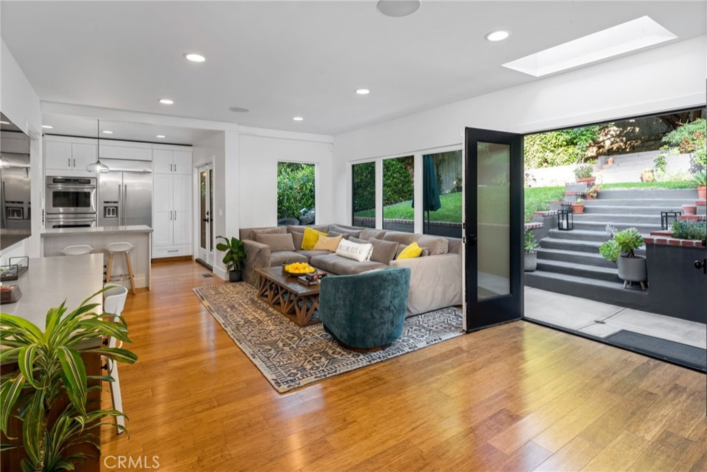 studio city B house — photograph 4