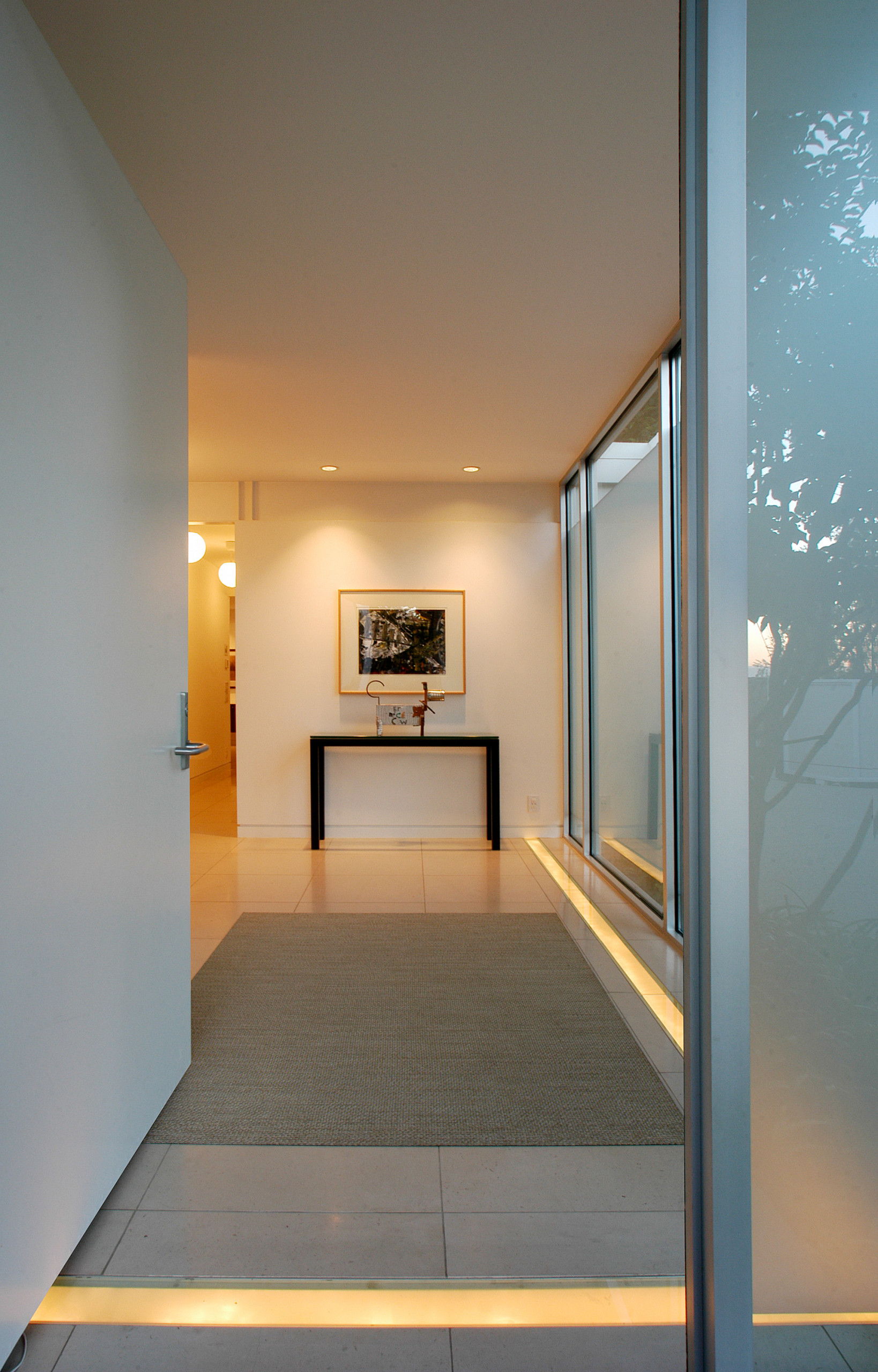 studio city G house — photograph 2