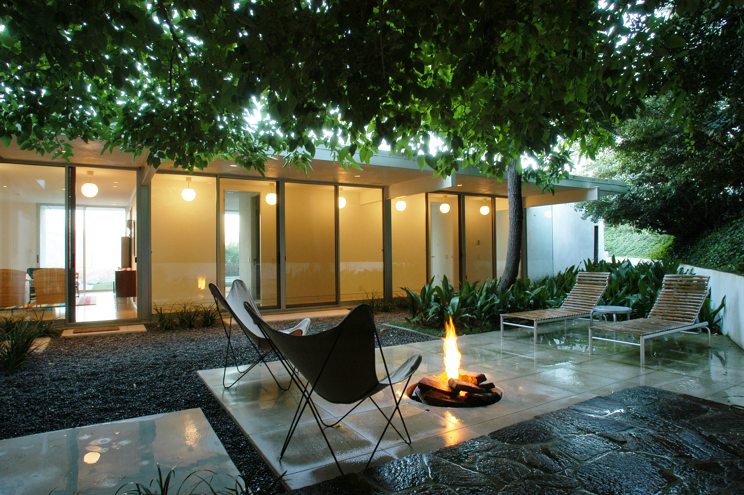 studio city G house — photograph 9